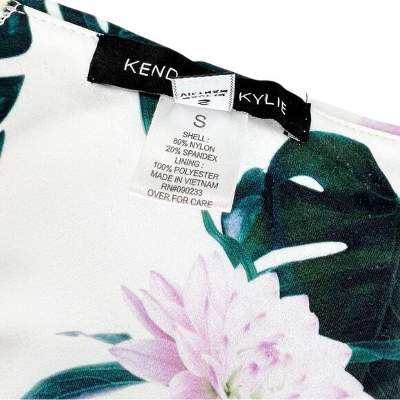 Kendall & Kylie White Tropical Bikini Top Size Small - Picture 5 of 6